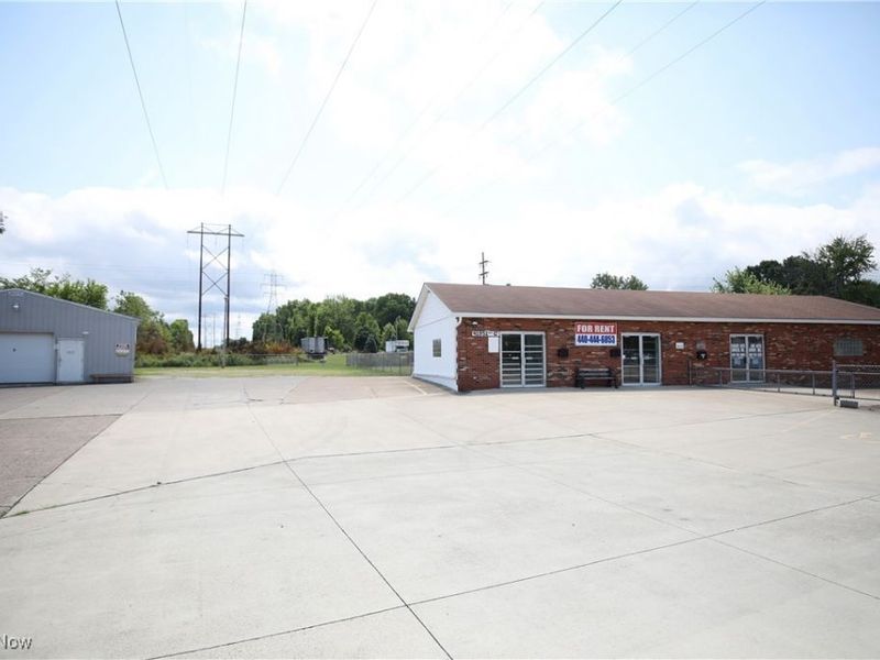 41957 N Ridge Road, Elyria, OH 44035 Photo 2