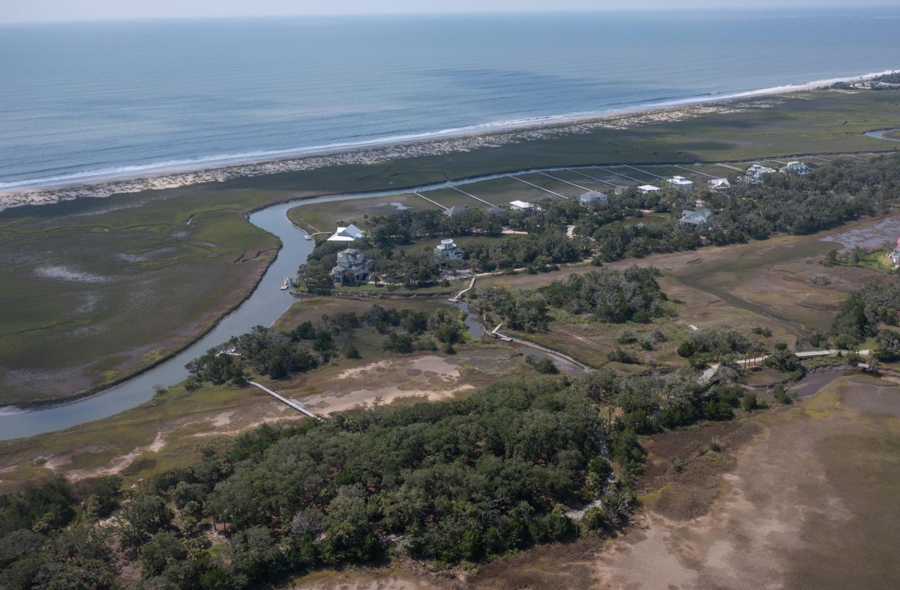 401 Deer Track Drive Photo 4