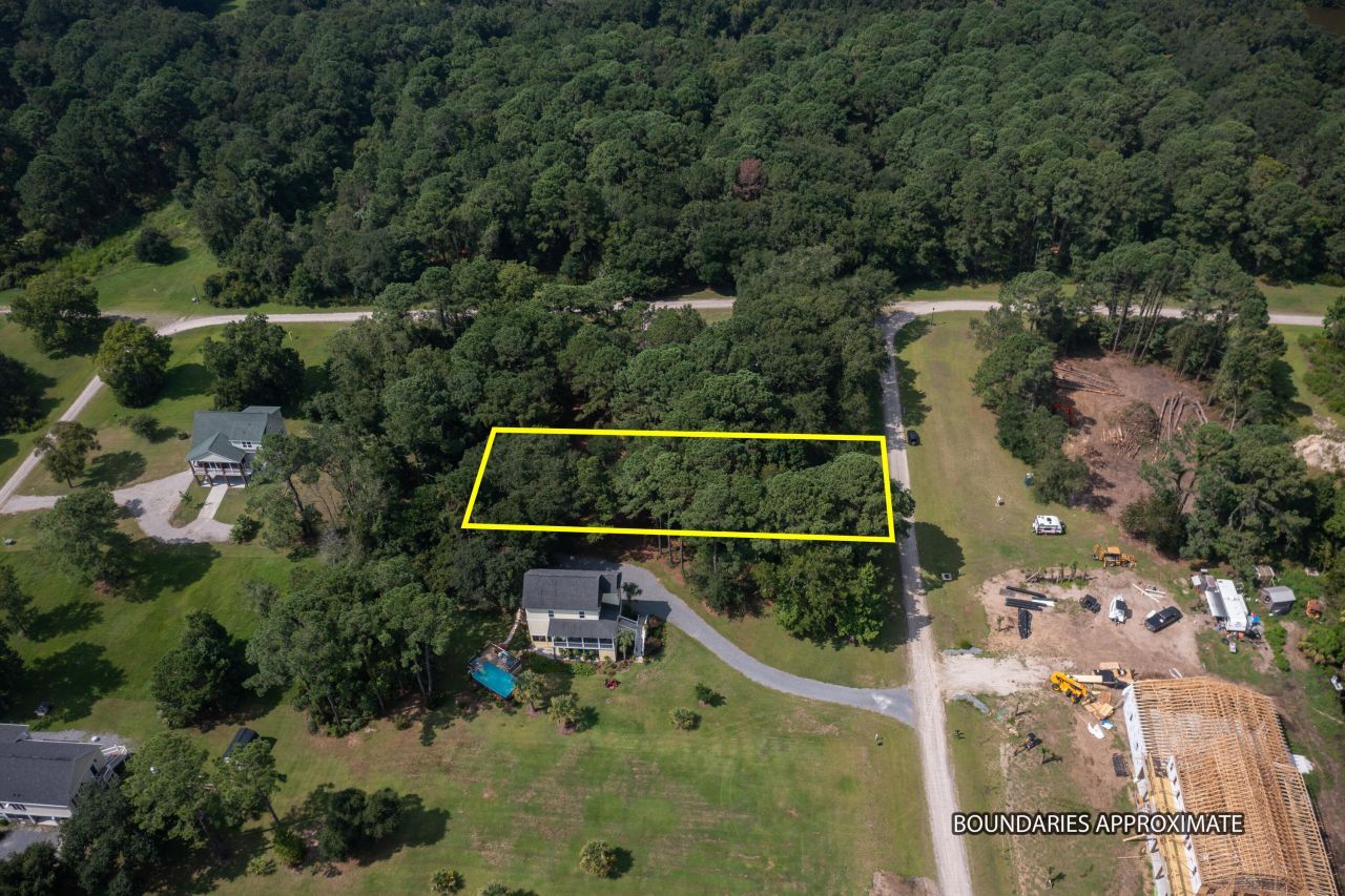 401 Deer Track Drive Photo 7