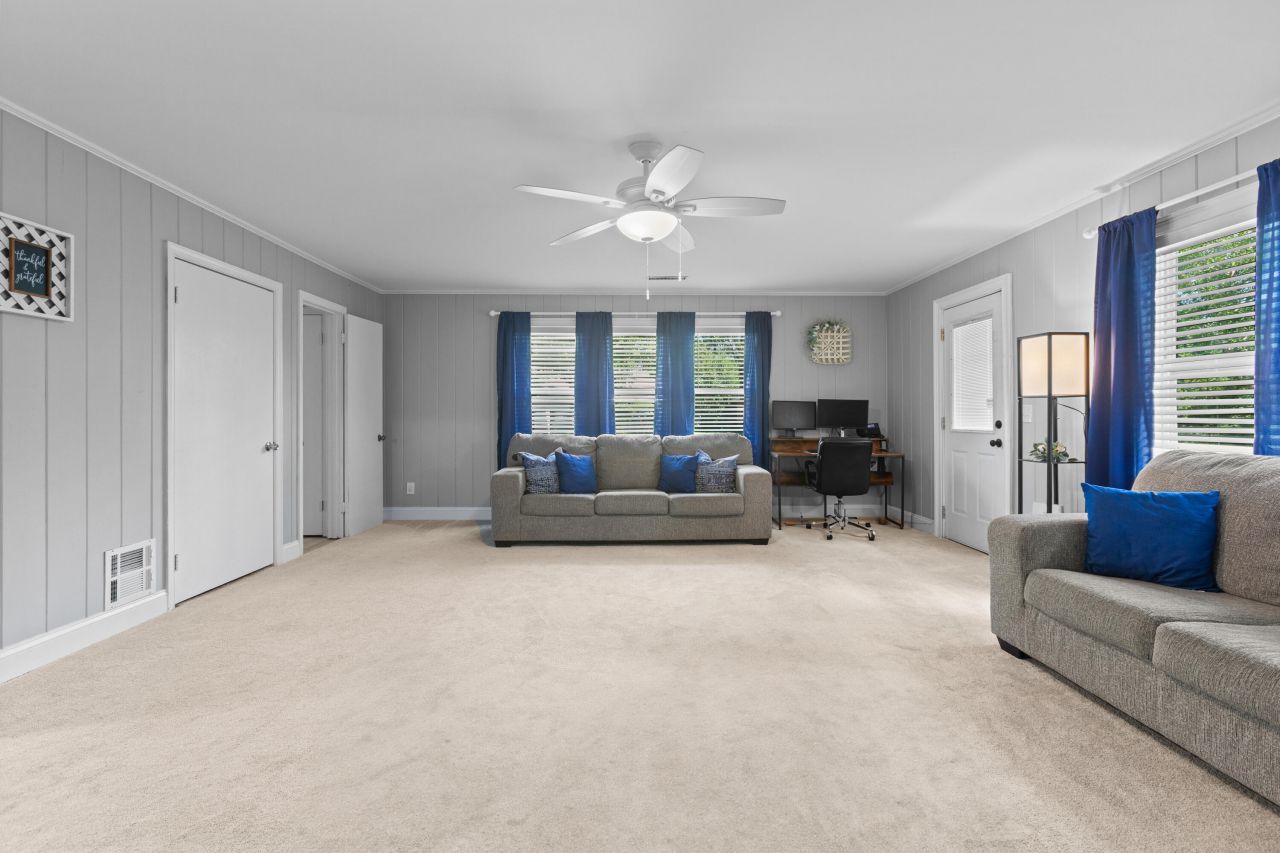 106 Goodwin Street Photo 11