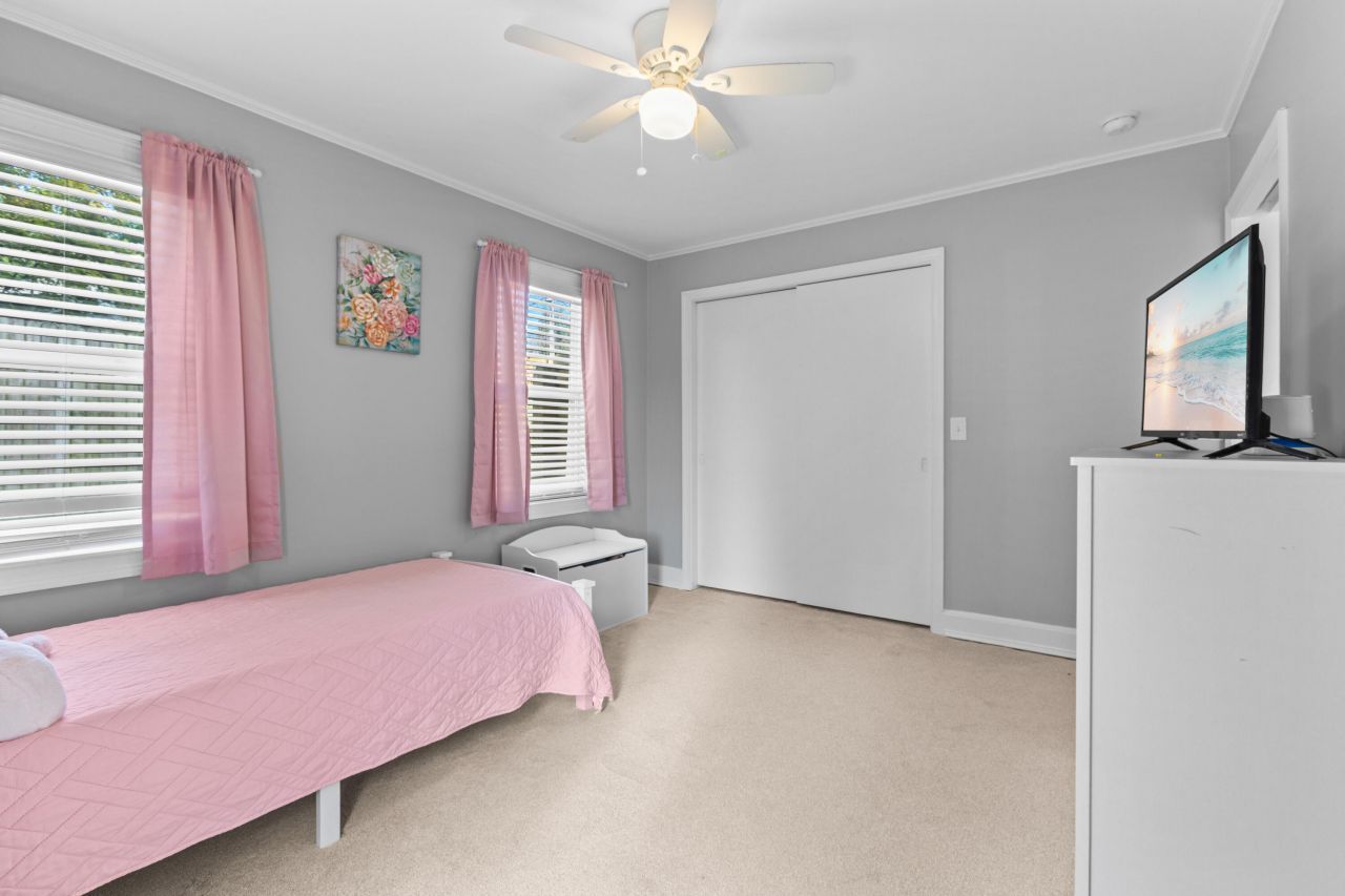 106 Goodwin Street Photo 15