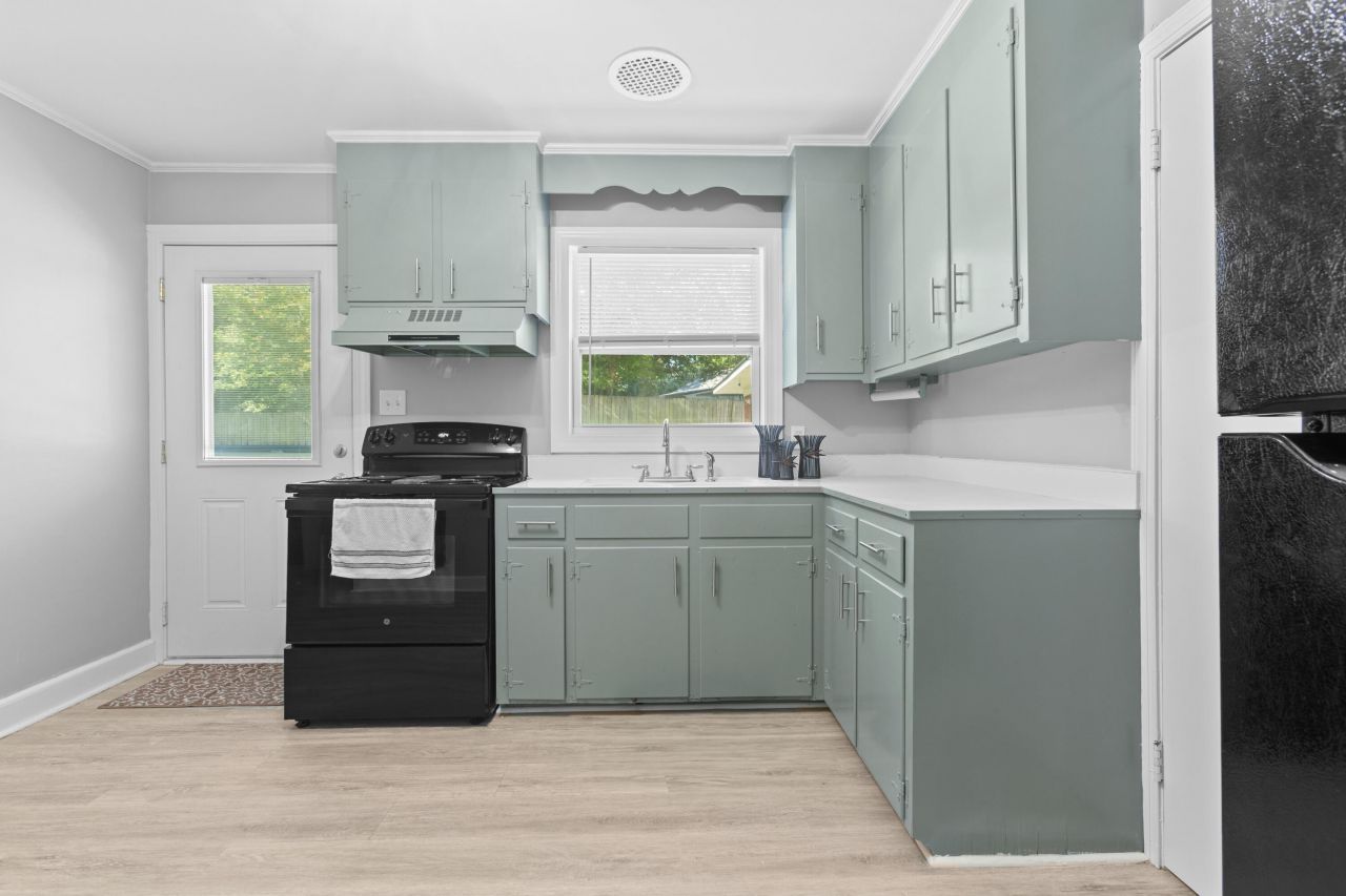 106 Goodwin Street Photo 23