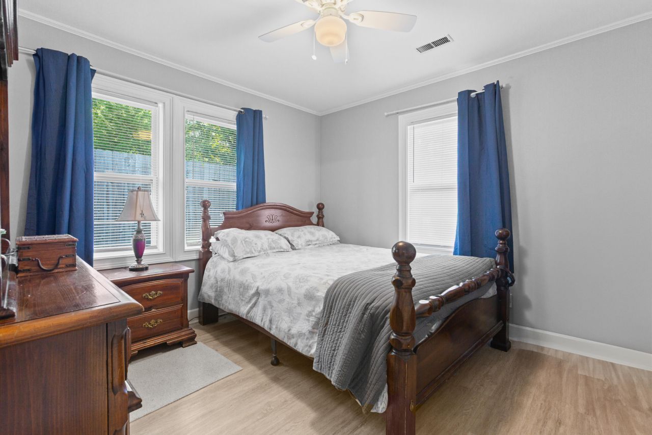 106 Goodwin Street Photo 28