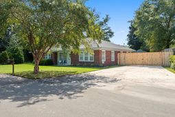 106 Goodwin Street photo 4