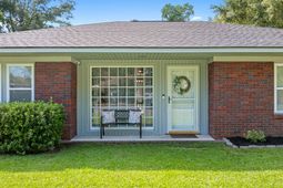 106 Goodwin Street photo 4