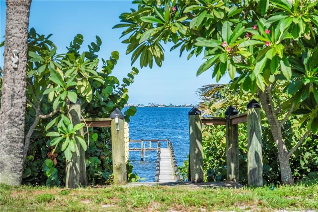 99 Ridge Circle , Fort Pierce, FL 34982 Photo