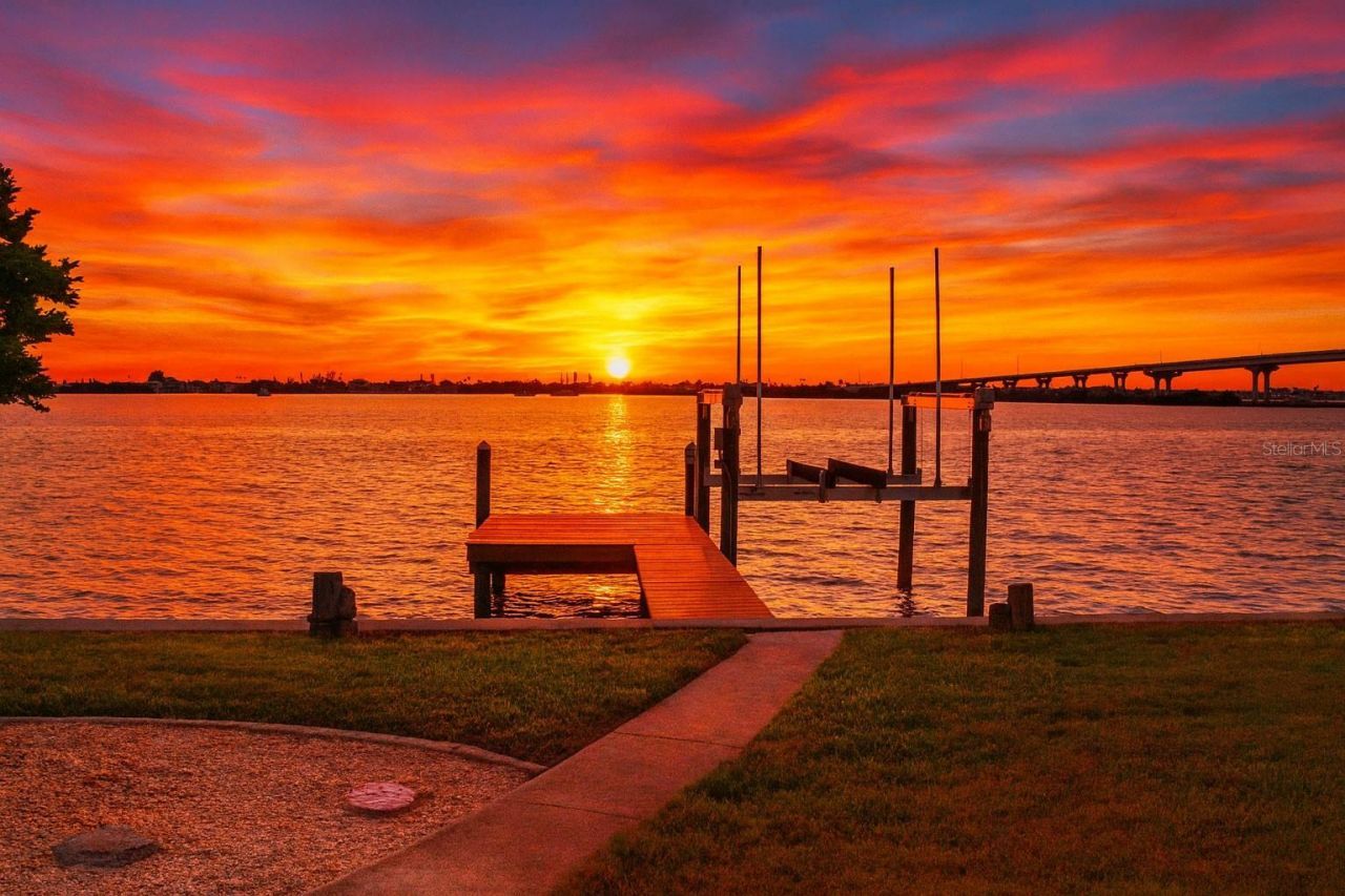 202 Driftwood Lane, Largo, FL 33770 Photo