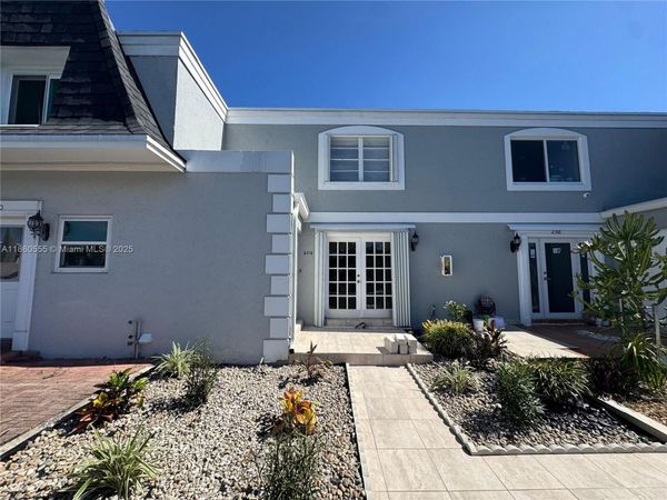 2318 NE 7th St, Unit 34, Hallandale Beach, FL 33009