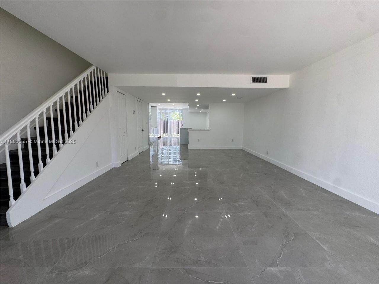 2318 NE 7th St, Unit 34, Hallandale Beach, FL 33009 Photo