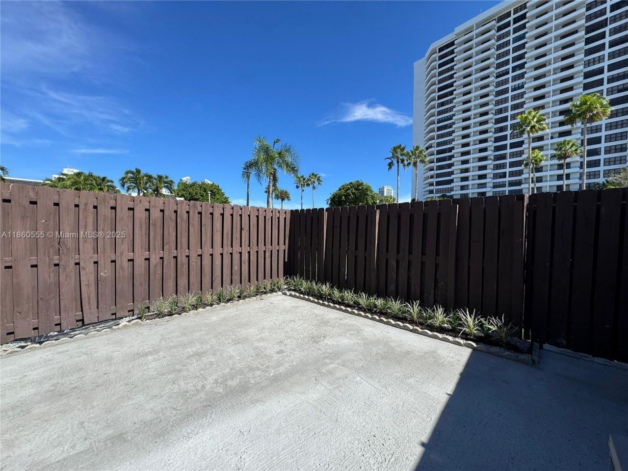 2318 NE 7th St, Unit 34, Hallandale Beach, FL 33009 Photo