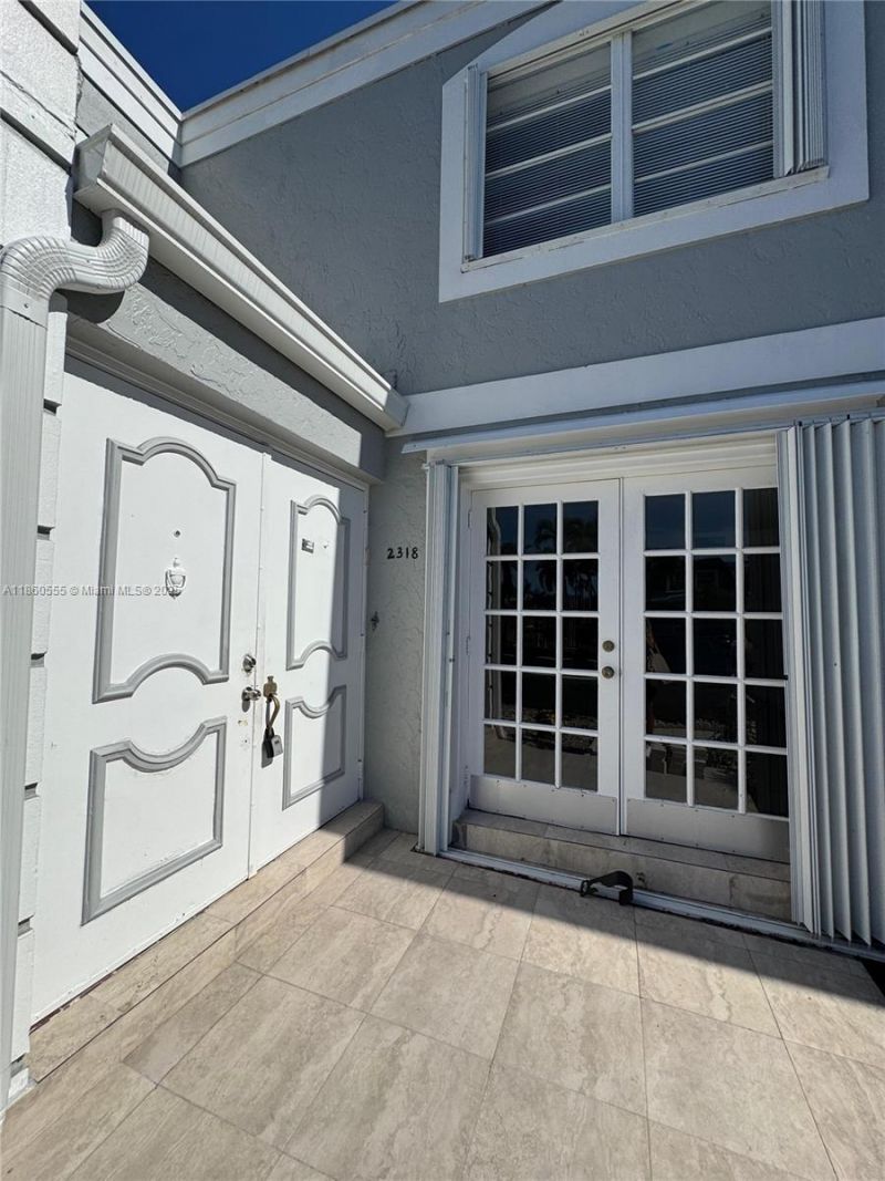 2318 NE 7th St, Unit 34, Hallandale Beach, FL 33009 Photo