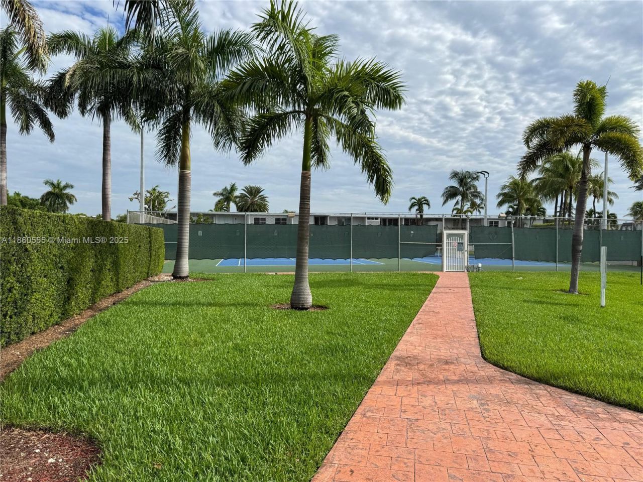 2318 NE 7th St, Unit 34, Hallandale Beach, FL 33009 Photo