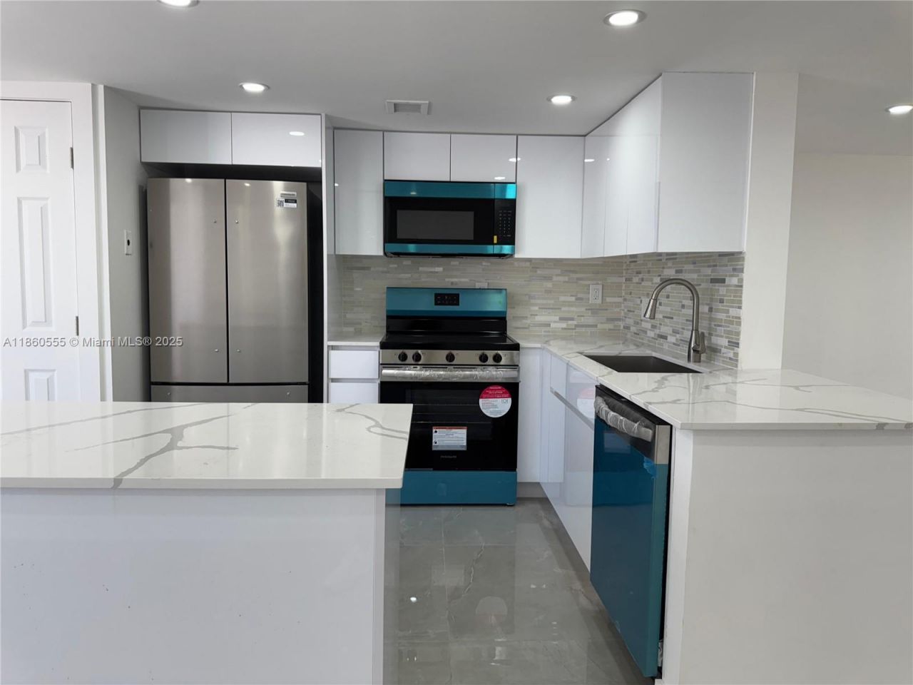 2318 NE 7th St, Unit 34, Hallandale Beach, FL 33009 Photo