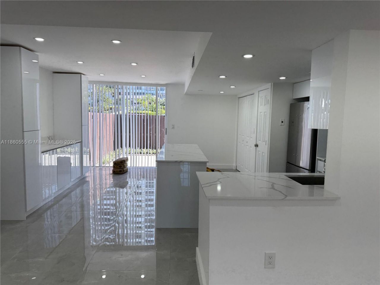 2318 NE 7th St, Unit 34, Hallandale Beach, FL 33009 Photo