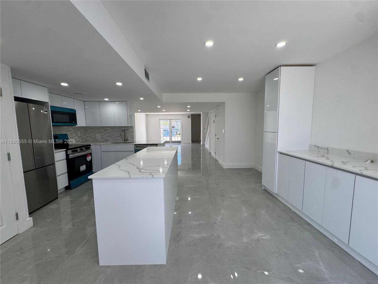 2318 NE 7th St, Unit 34, Hallandale Beach, FL 33009 Photo