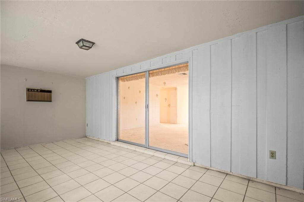 5586 Pendlewood Ln, Fort Myers, FL 33919 Photo