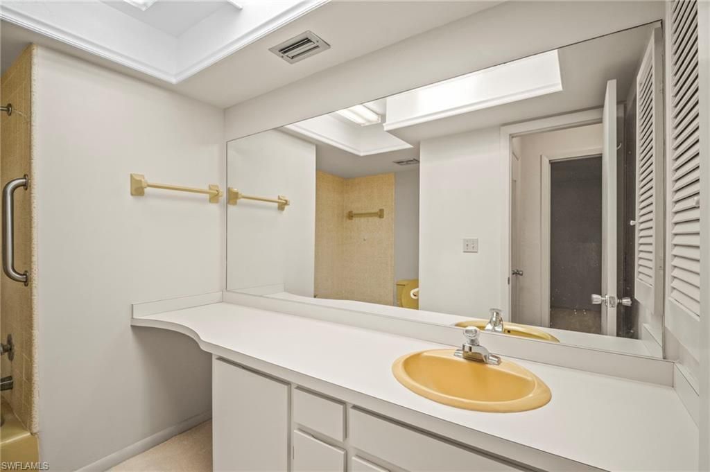 5586 Pendlewood Ln, Fort Myers, FL 33919 Photo