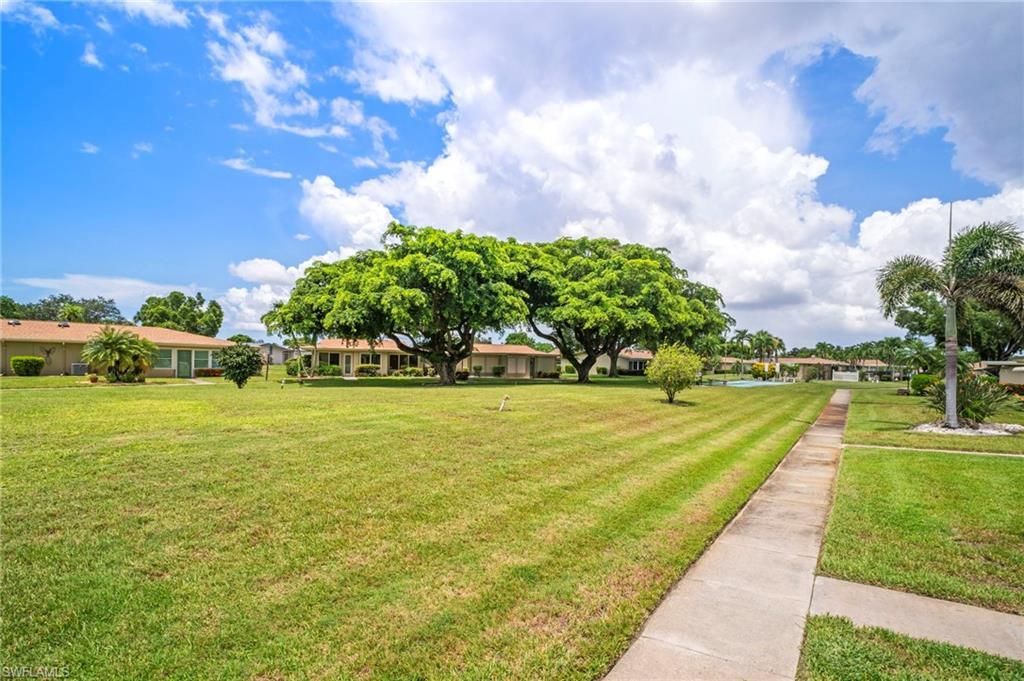 5586 Pendlewood Ln, Fort Myers, FL 33919 Photo