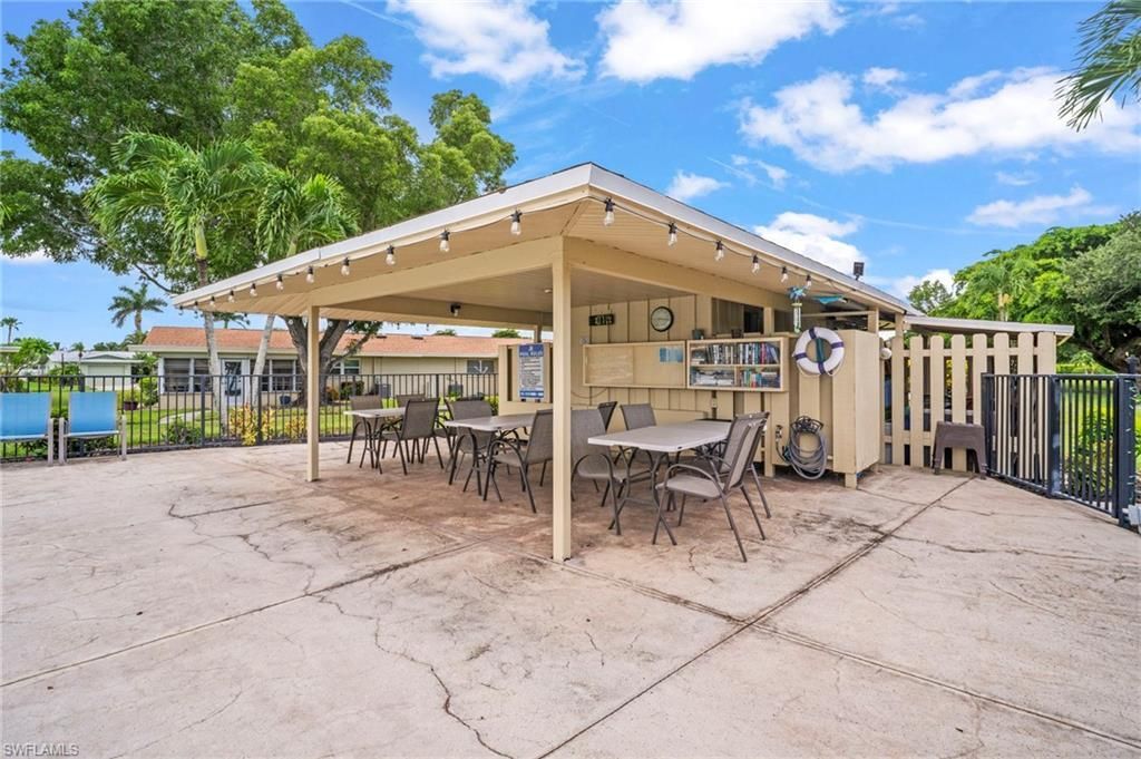 5586 Pendlewood Ln, Fort Myers, FL 33919 Photo