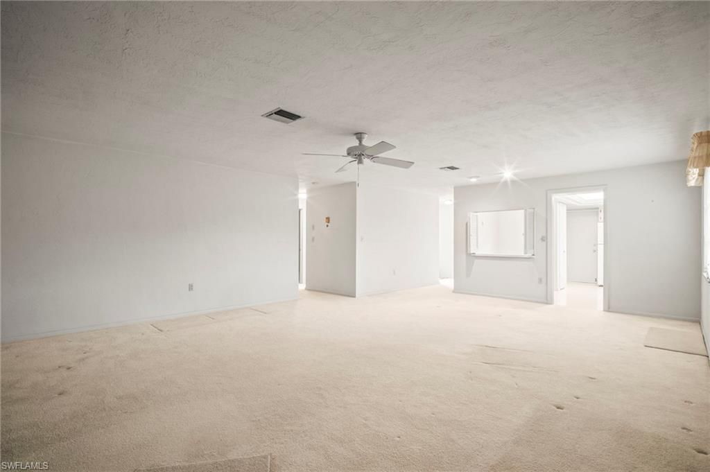 5586 Pendlewood Ln, Fort Myers, FL 33919 Photo
