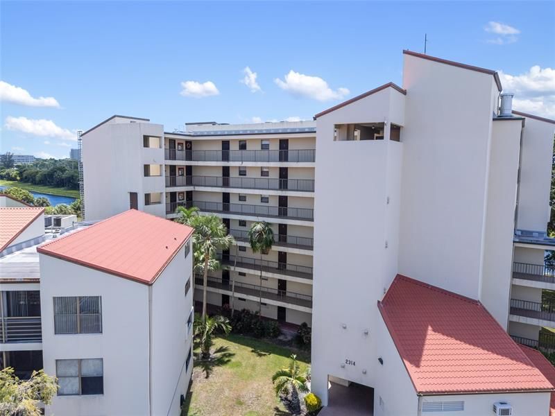 2314 S Cypress Bend Drive, Unit 713, Pompano Beach, FL 33069 Photo
