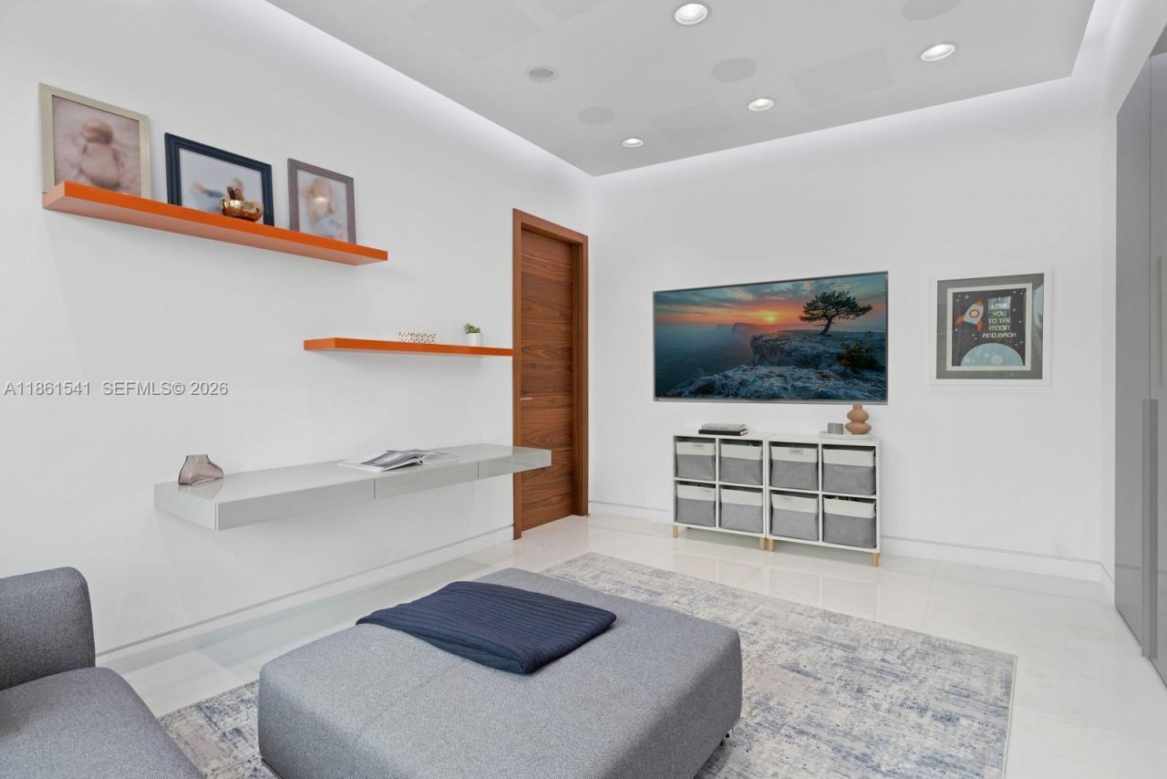 1825 Cleveland Rd, Miami Beach, FL 33141 Photo