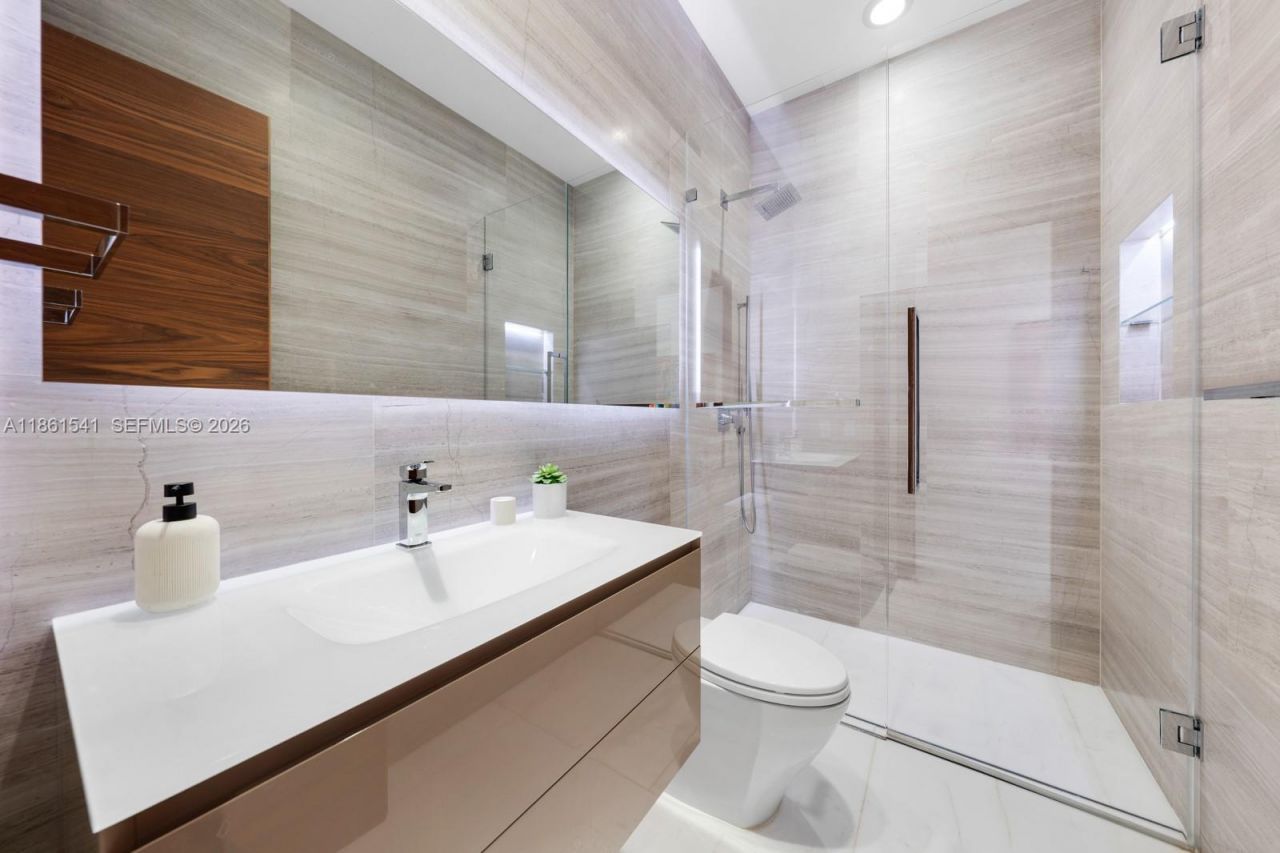 1825 Cleveland Rd, Miami Beach, FL 33141 Photo