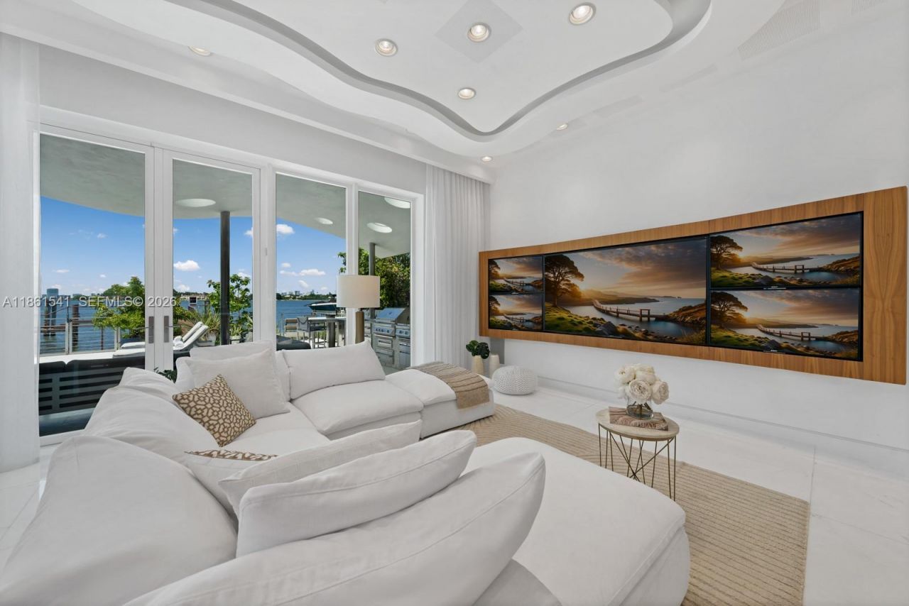 1825 Cleveland Rd, Miami Beach, FL 33141 Photo