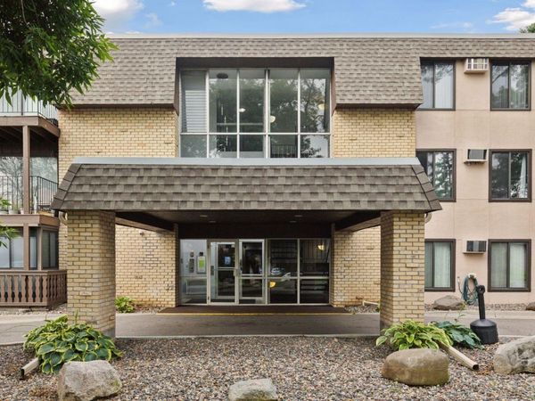 3399 Kent Street, Unit 211, Shoreview, MN 55126