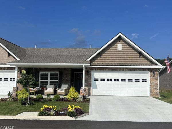 618 Snowflower Circle, Pigeon Forge, TN 37863