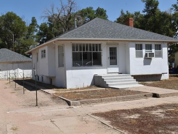 212 S Catalpa St, Manzanola, CO 81058