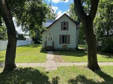 409 S CHERRY STREET, Kalkaska Vlg, MI 49646
