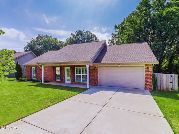 712 Hunter Crst Rd, Maryville, TN 37803