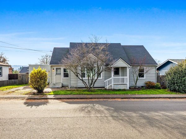 221 SW Rainbow Avenue, Dallas, OR 97338