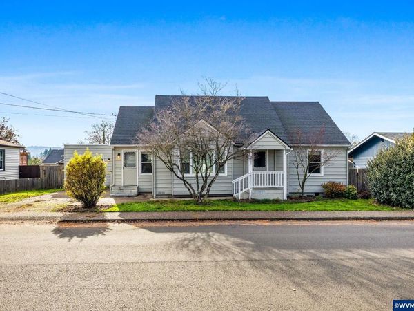 221 SW Rainbow Av, Dallas, OR 97338