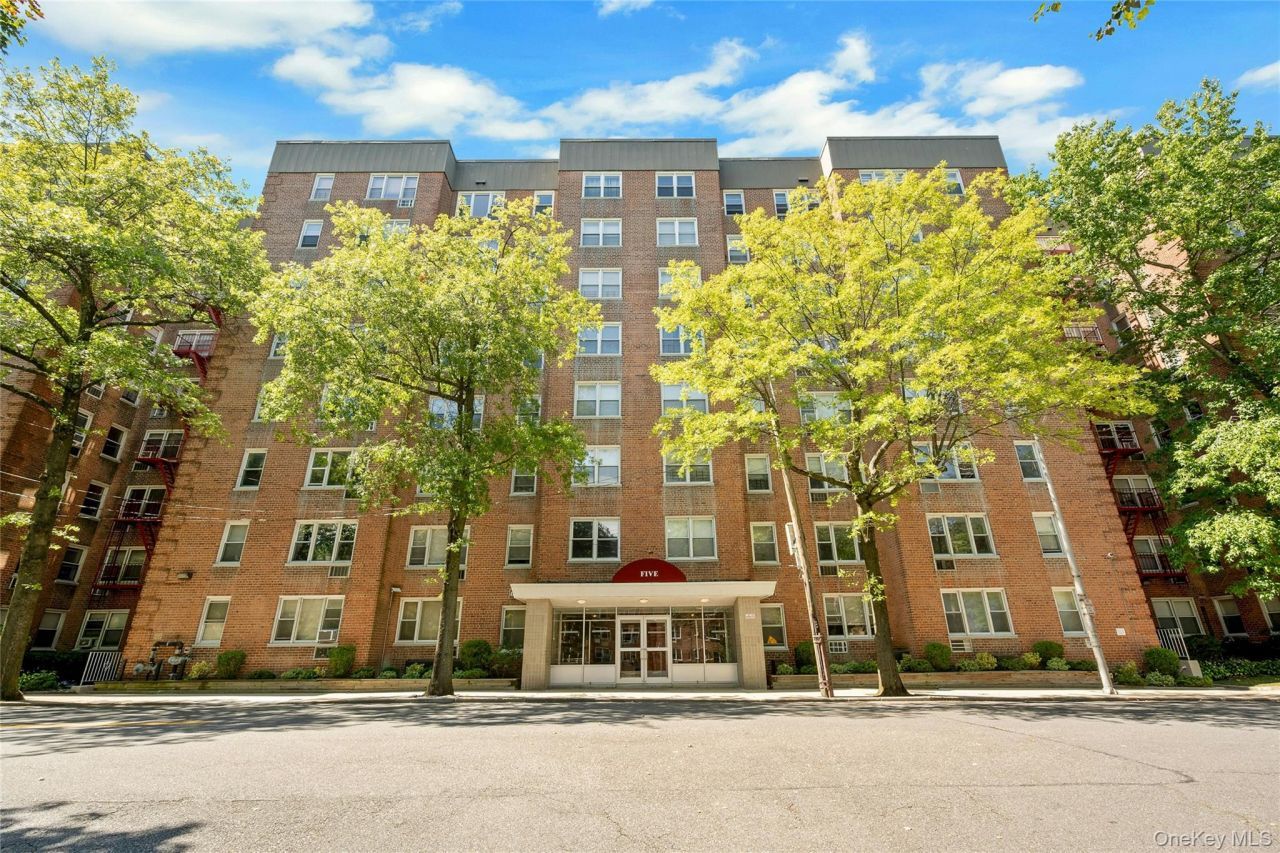 5 Sadore Lane, Unit 3S, Yonkers, NY 10710 Main Photo