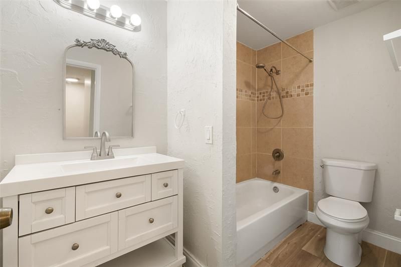 410 N Cypress Drive, Unit 11, Tequesta, FL 33469 Photo