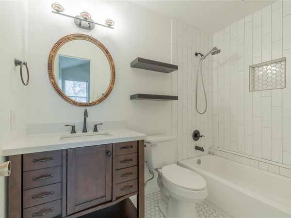 1411 Gracy Farms LN, Unit 121, Austin, TX 78758