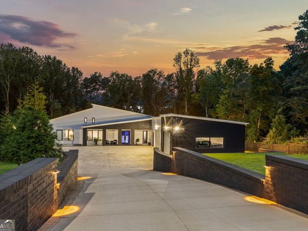 3240 Smithtown Road, Suwanee, GA 30024