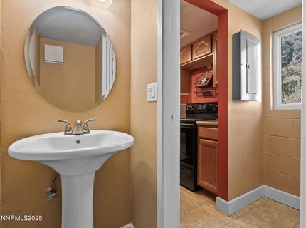 230 Bisset Court, Unit B, Reno, NV 89503 Photo