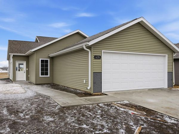 6270 21st Street S, Fargo, ND 58104