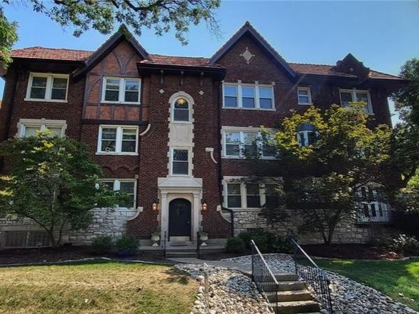 7570 Byron Place, Unit 1E, Clayton, MO 63105