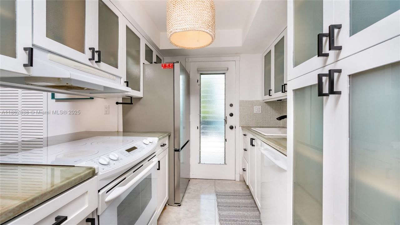 195 Sunrise Dr, Unit 1, Key Biscayne, FL 33149 Photo
