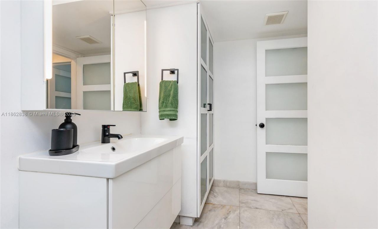 195 Sunrise Dr, Unit 1, Key Biscayne, FL 33149 Photo