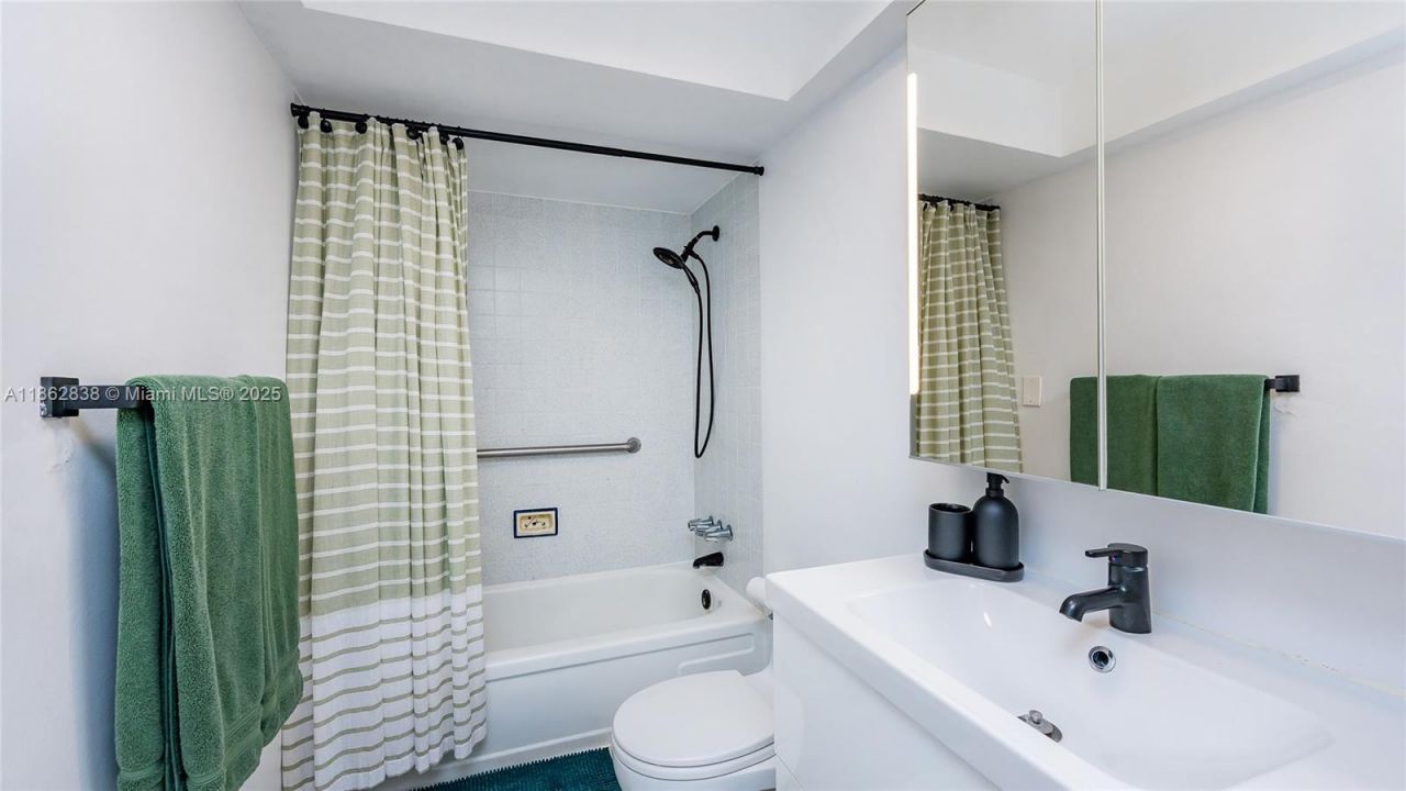 195 Sunrise Dr, Unit 1, Key Biscayne, FL 33149 Photo