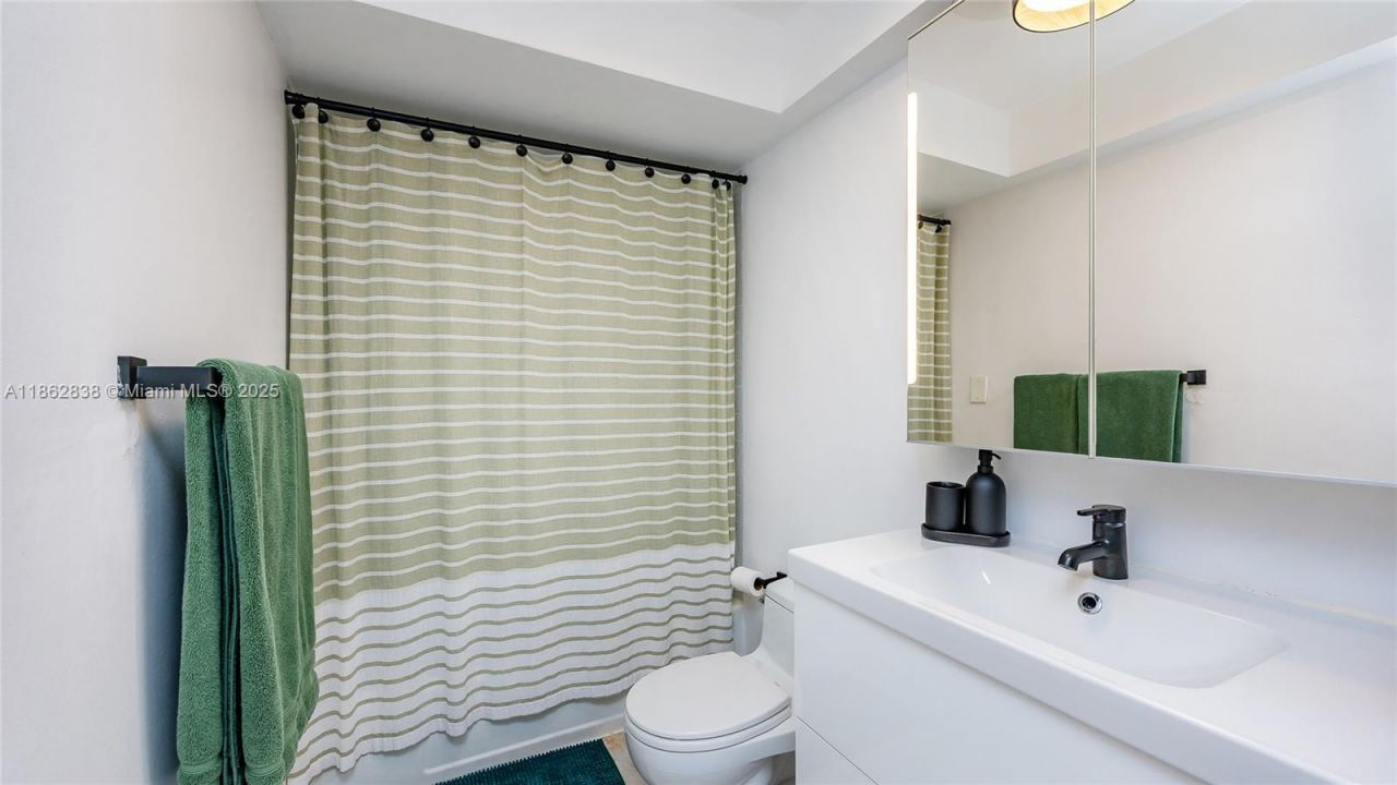 195 Sunrise Dr, Unit 1, Key Biscayne, FL 33149 Photo