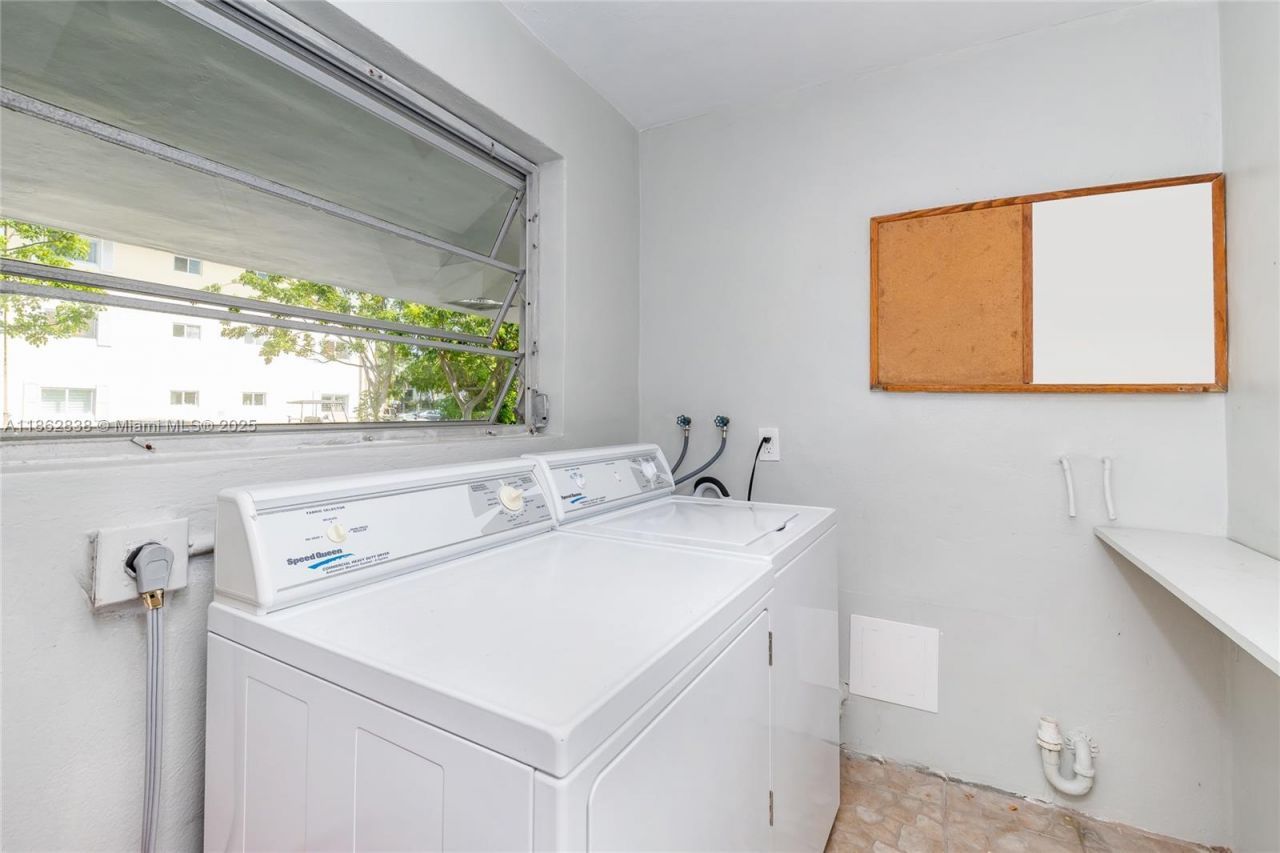 195 Sunrise Dr, Unit 1, Key Biscayne, FL 33149 Photo
