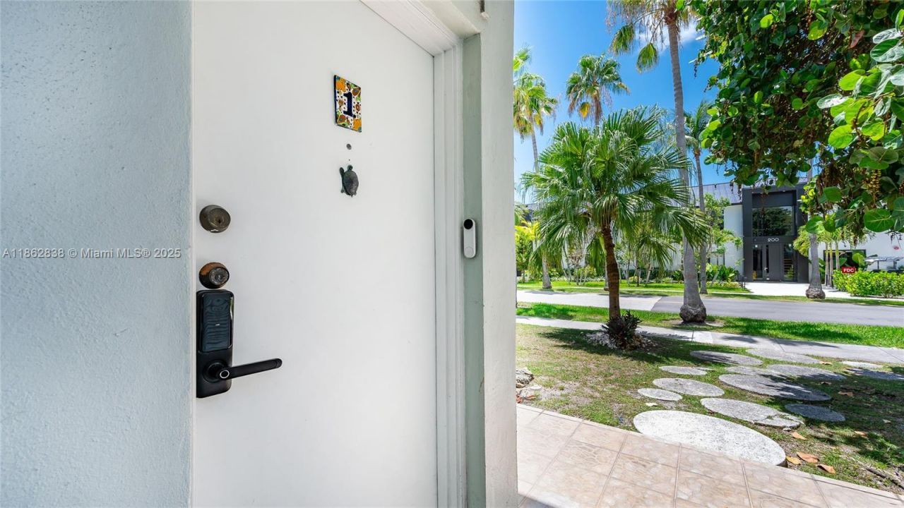 195 Sunrise Dr, Unit 1, Key Biscayne, FL 33149 Photo
