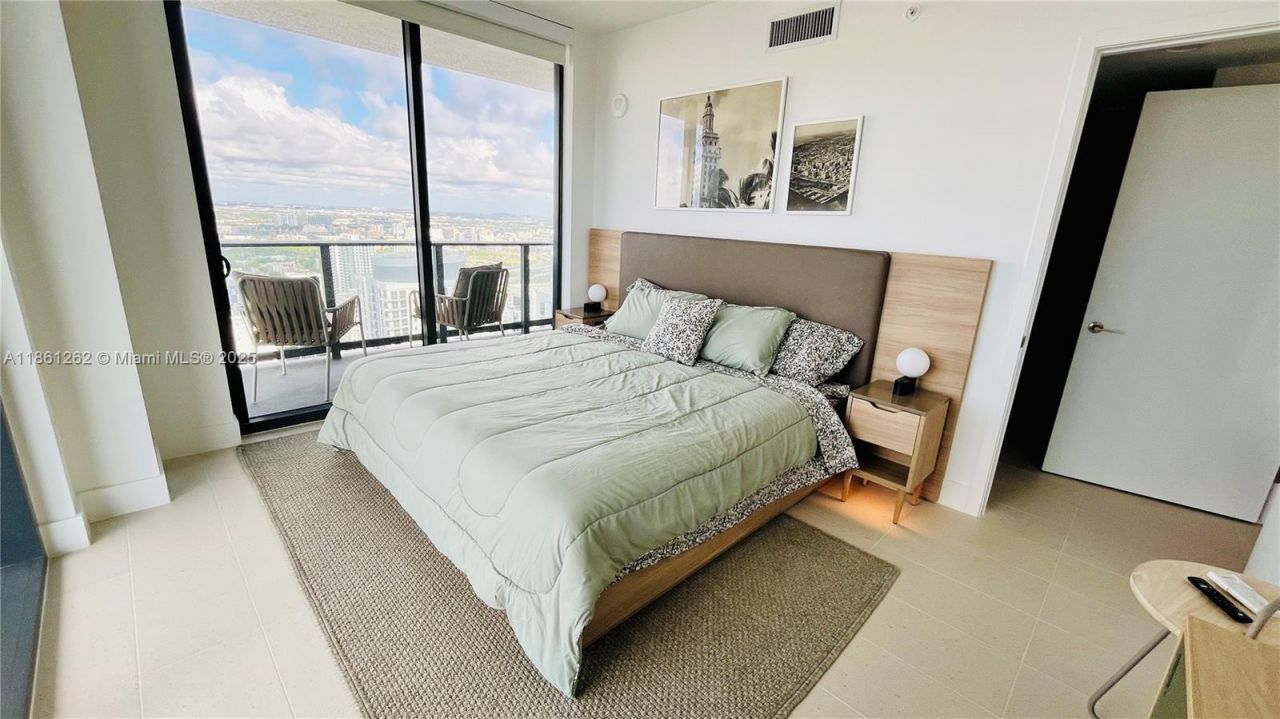 159 NE 6th St, Unit 4605, Miami, FL 33132 Photo