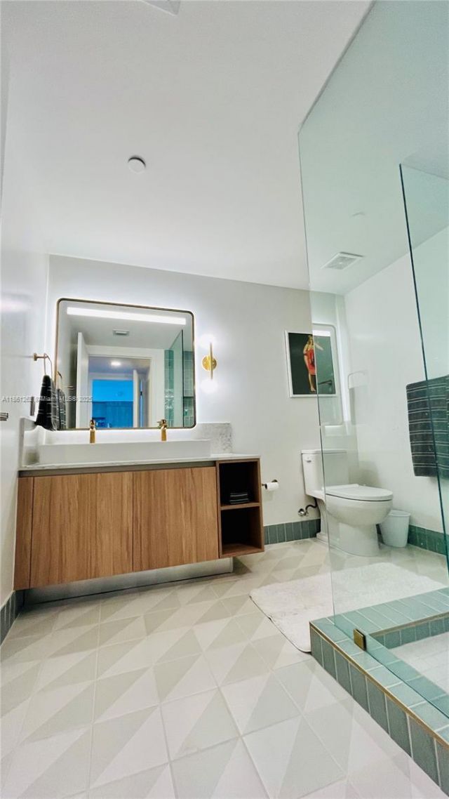 159 NE 6th St, Unit 4605, Miami, FL 33132 Photo